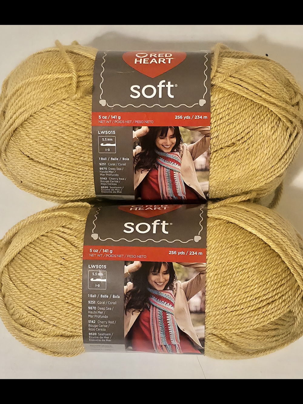 Red Heart Soft Honey Worsted Yarn Medium 4 Acrylic Lot 2 Balls MPN 9114